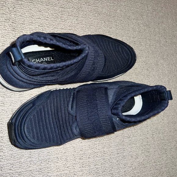 Chanel - Navy - 39.5F - Picture 1 of 3